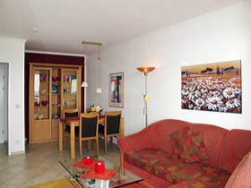 Blick ins Wohnzimmer